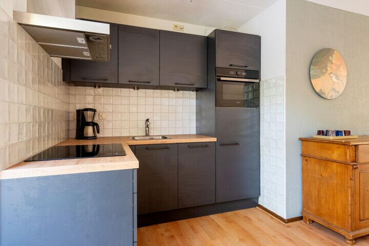 Keuken met inbouwapparatuur in het vakantiehuis